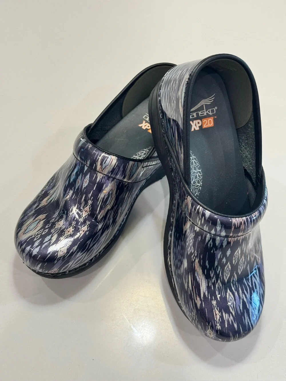 Dansko XP 2.0 Clogs Womens EU-38/US-7.5-8 Southwestern Multicolor Patent Leather - Picture 1 of 10